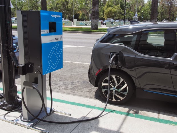 BMW low-cost 24 kW fast charger