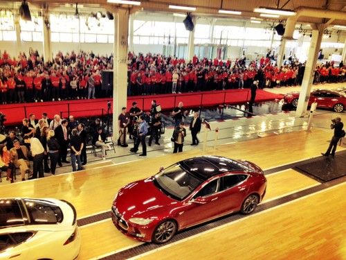 Tesla Model S first production rolls off the line