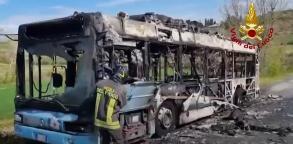 Natural gas bus destroyed by fire, source: Umbria On on Twitter